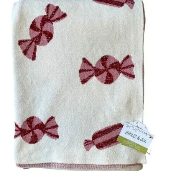 NWT JINGLES & JOY Christmas Peppermint Candy Throw 50x70 Cream Holiday Blanket - Picture 2 of 11